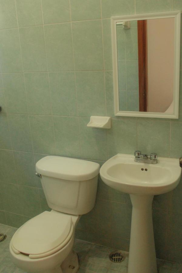 Hotel Om Downtown Санта-Крус-Хуатулко Экстерьер фото