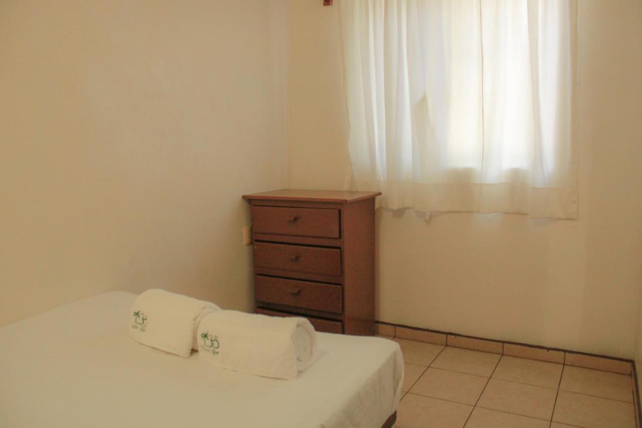 Hotel Om Downtown Санта-Крус-Хуатулко Экстерьер фото